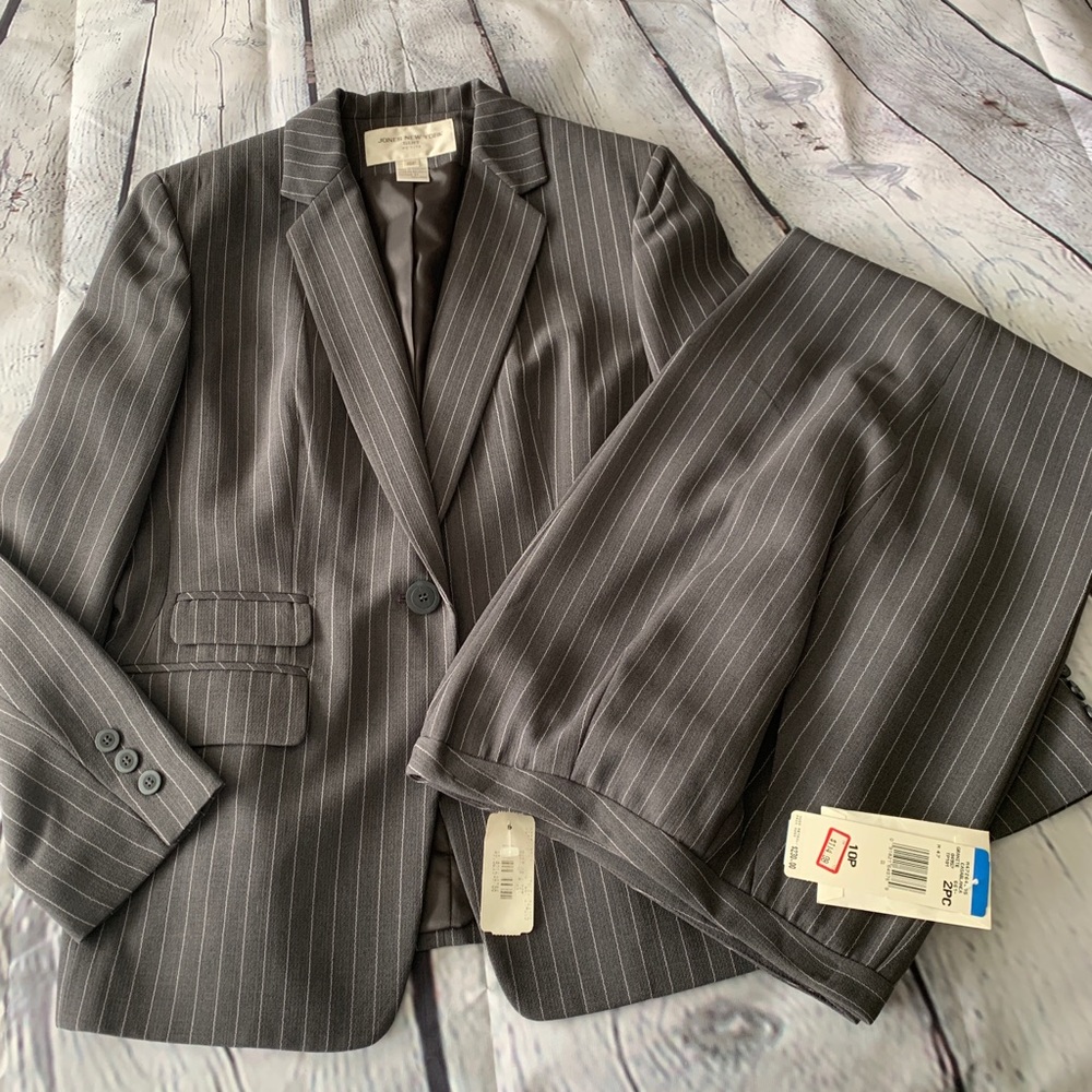Vintage Jones NY petite pant suit late 80’s